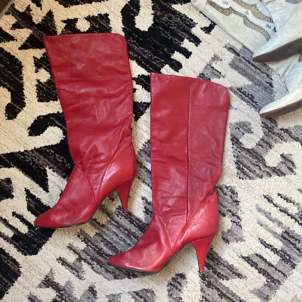 Gorgeous leather vintage red boots